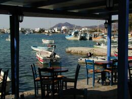 Restaurants in the port of Pollonia